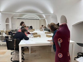 15 personas se forman en patronaje y confección en la Universidad Popular