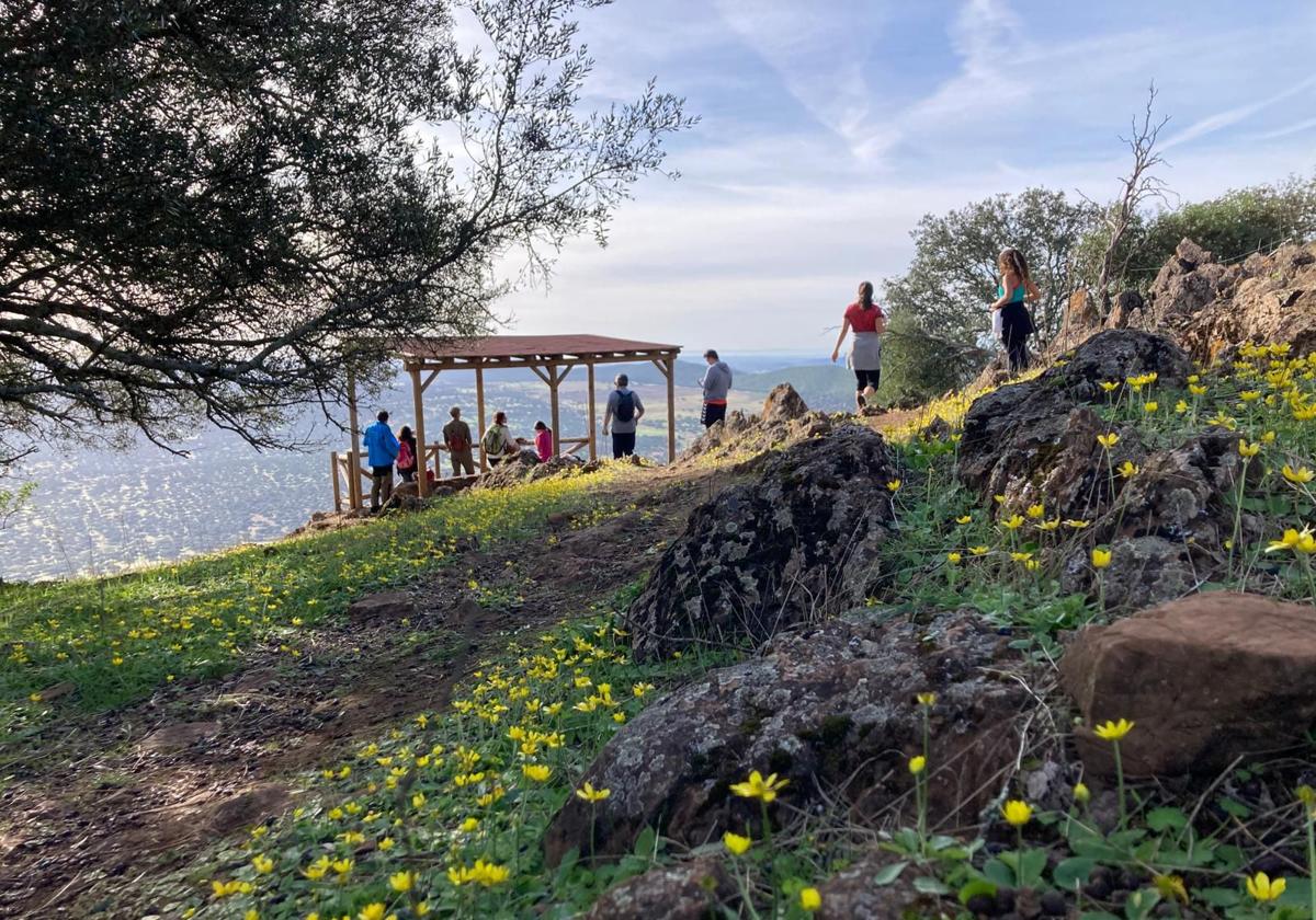 Más de doscientos senderistas disfrutaron la II Ruta de Al(M)or por la Sierra de Alor