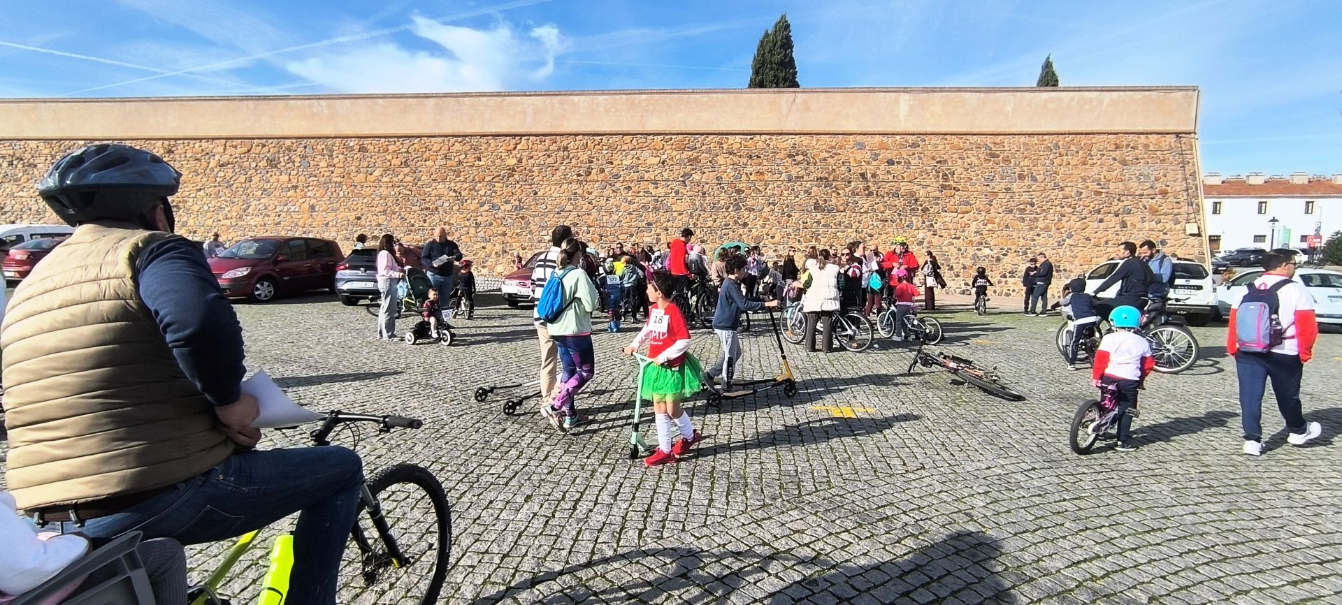 Las familias participaron en la II Marcha &#039;Sobre Ruedas&#039; del AMPA Sagrado Corazón