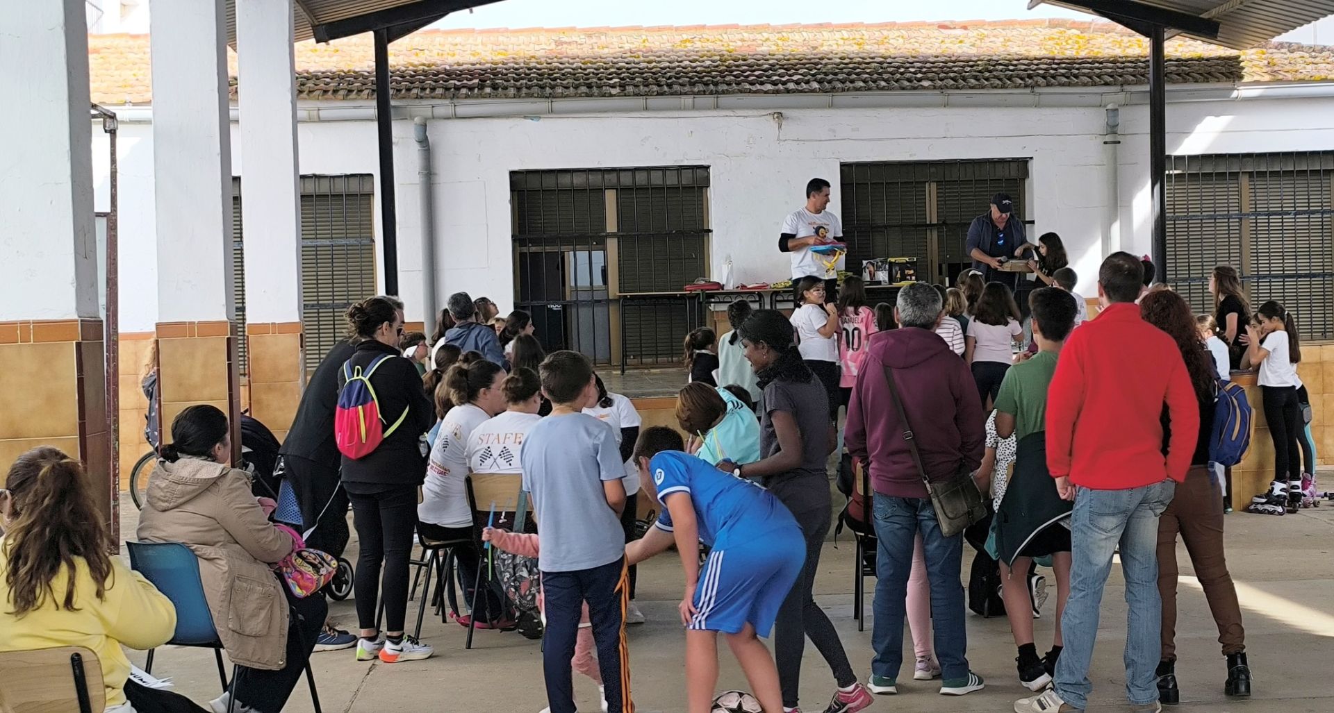 Las familias participaron en la II Marcha &#039;Sobre Ruedas&#039; del AMPA Sagrado Corazón