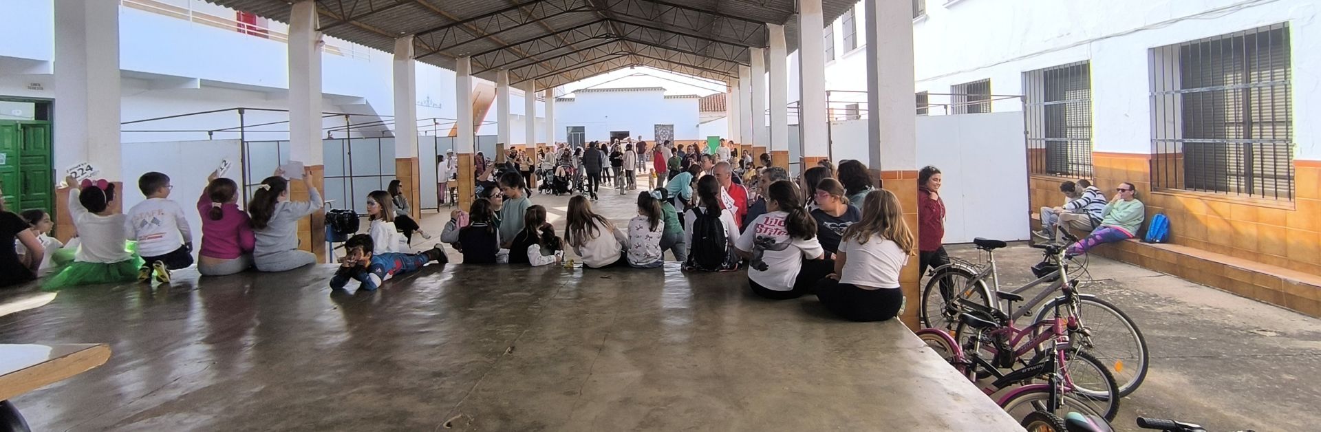 Las familias participaron en la II Marcha &#039;Sobre Ruedas&#039; del AMPA Sagrado Corazón