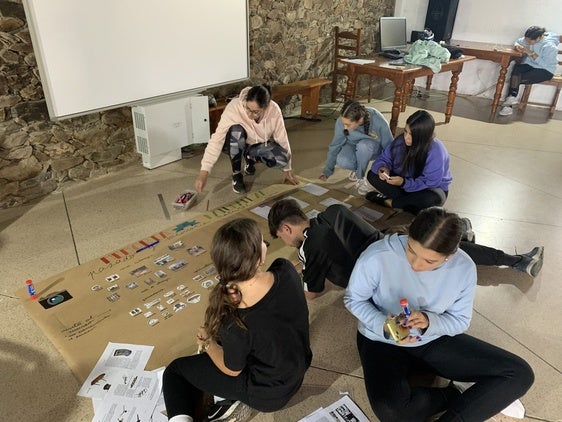 24 alumnos del Puente Ajuda participan en la recuperación del pueblo de Granadilla