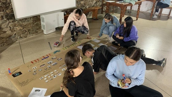 24 alumnos del Puente Ajuda participan en la recuperación del pueblo de Granadilla
