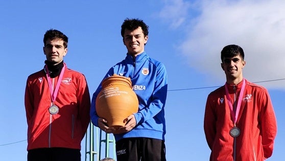El atleta oliventino Mario Pacheco Núñez, gana el XLVII Cross de la Encamisá