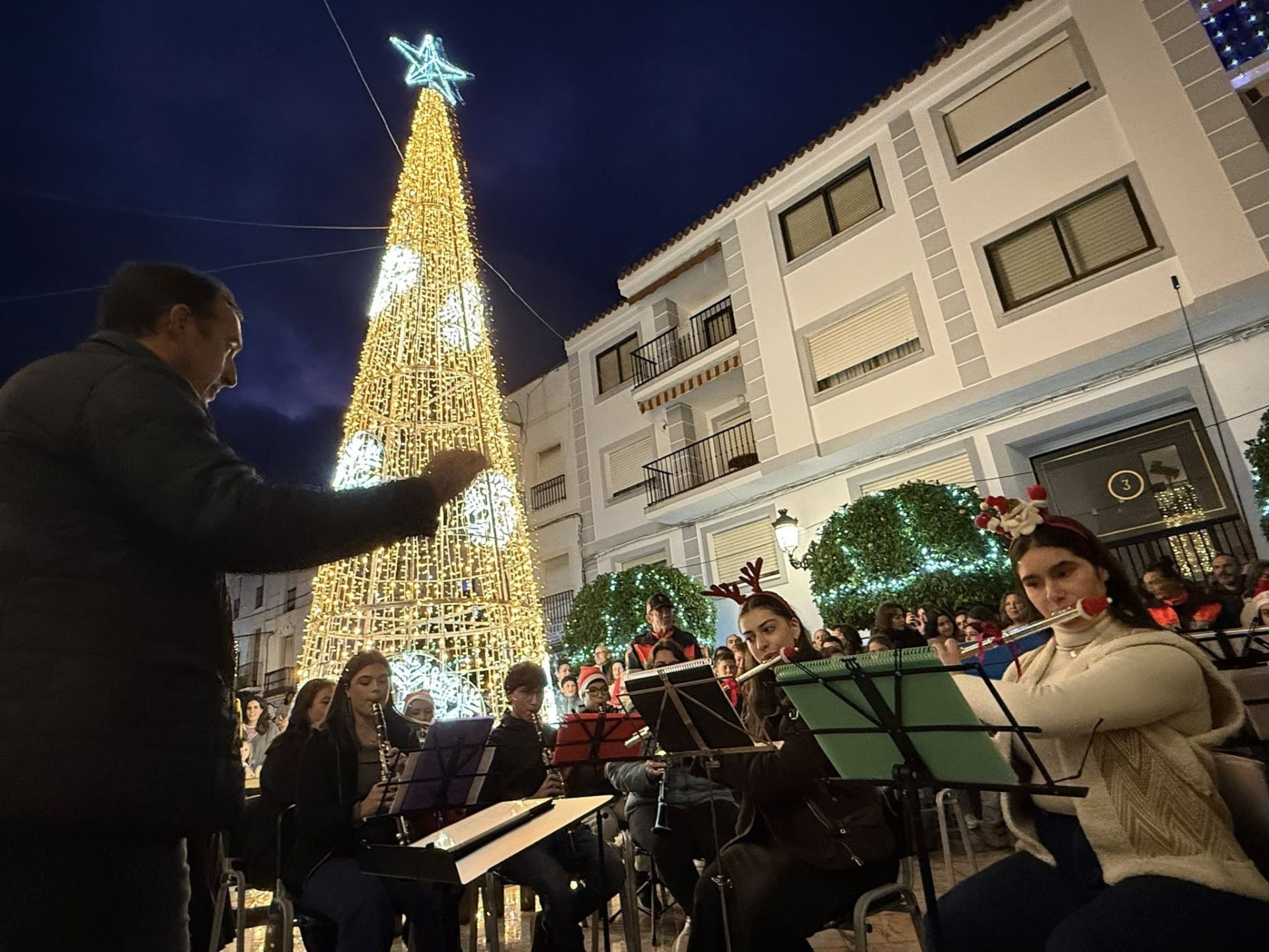 La ciudad arranca la programación navideña con las actividades del encendido