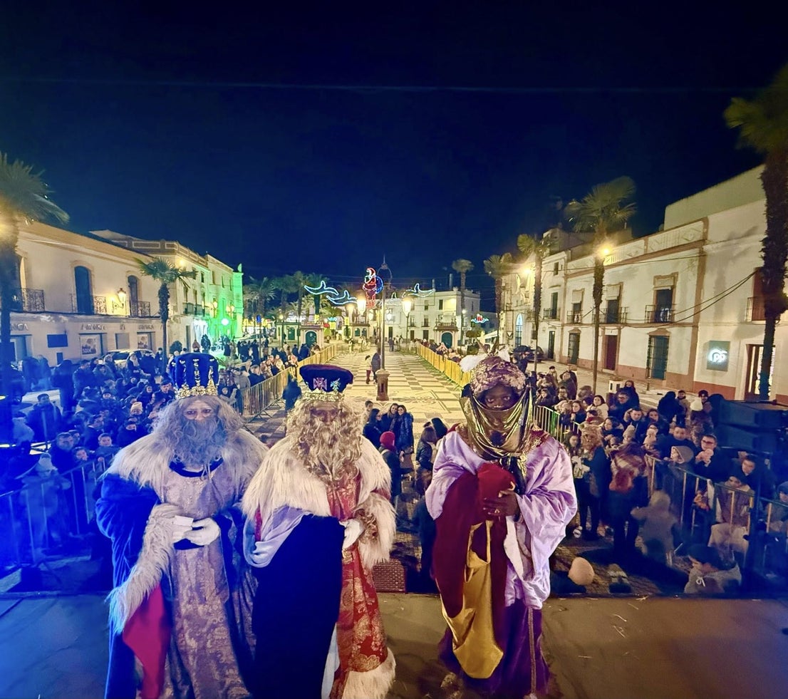 Las calles de Olivenza se llenan de magia con la Cabalgata de Reyes