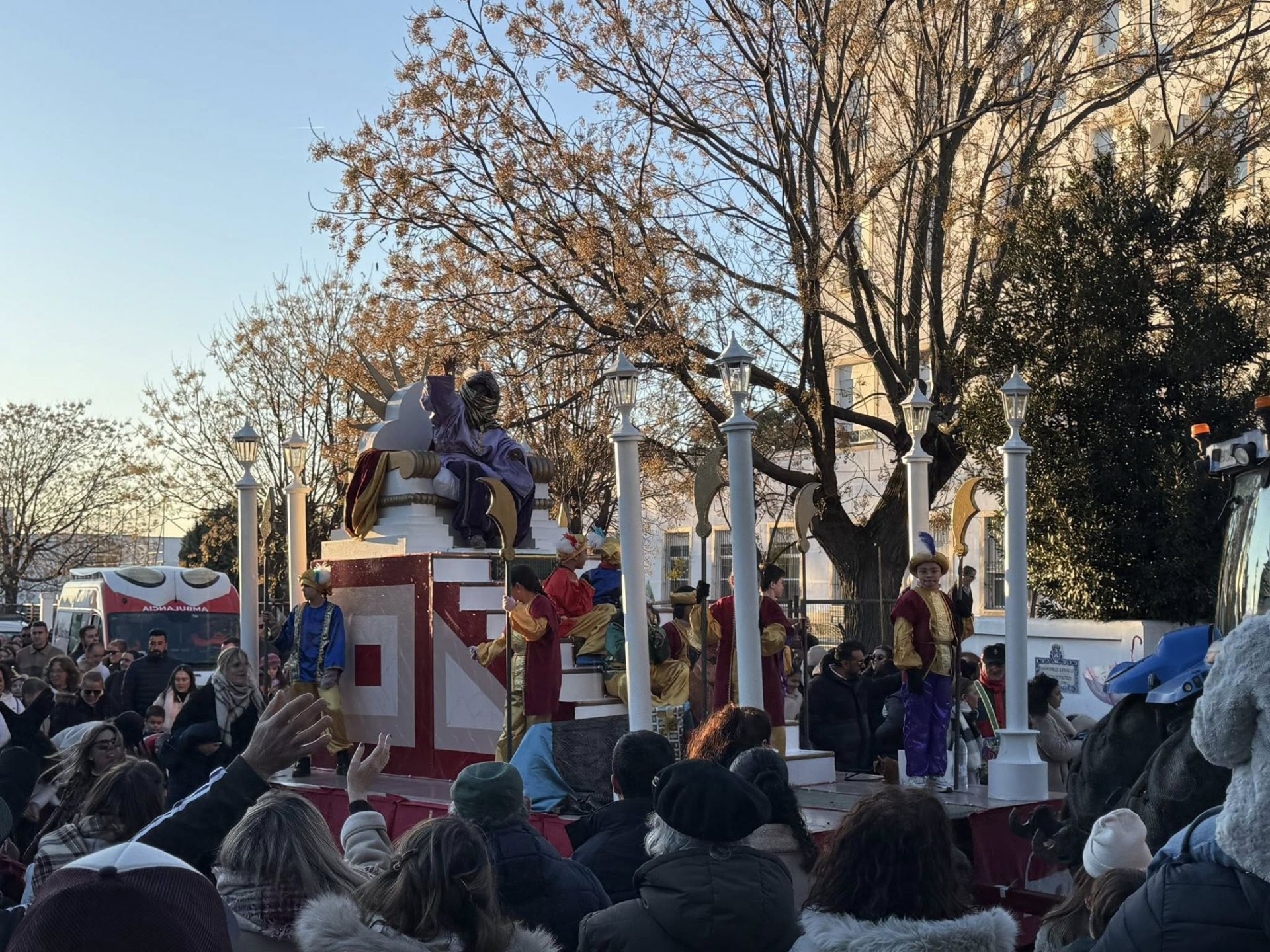 Las calles de Olivenza se llenan de magia con la Cabalgata de Reyes