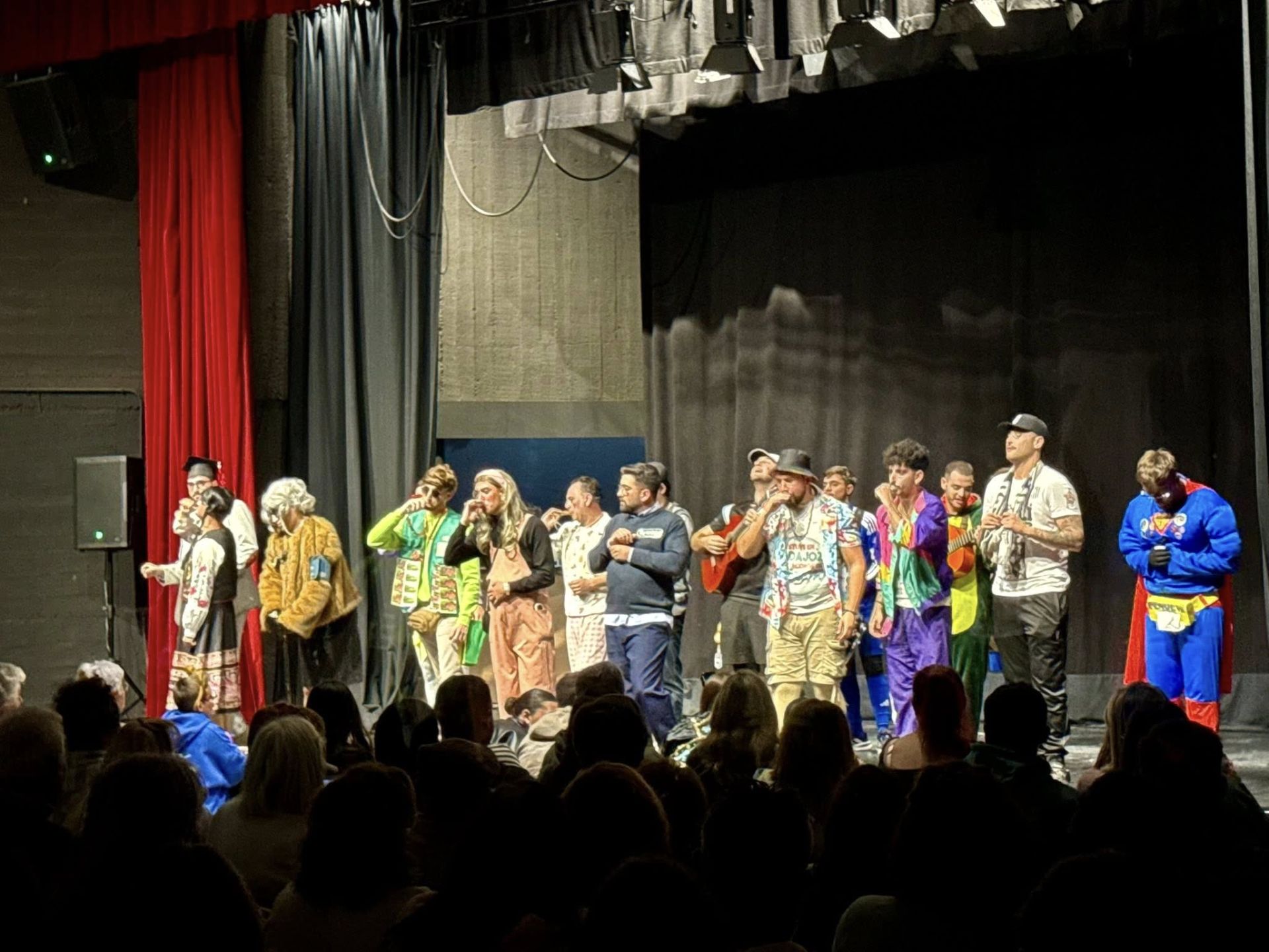 El Certamen de Murgas del Carnaval 2026 llena de ingenio la Casa de la Cultura