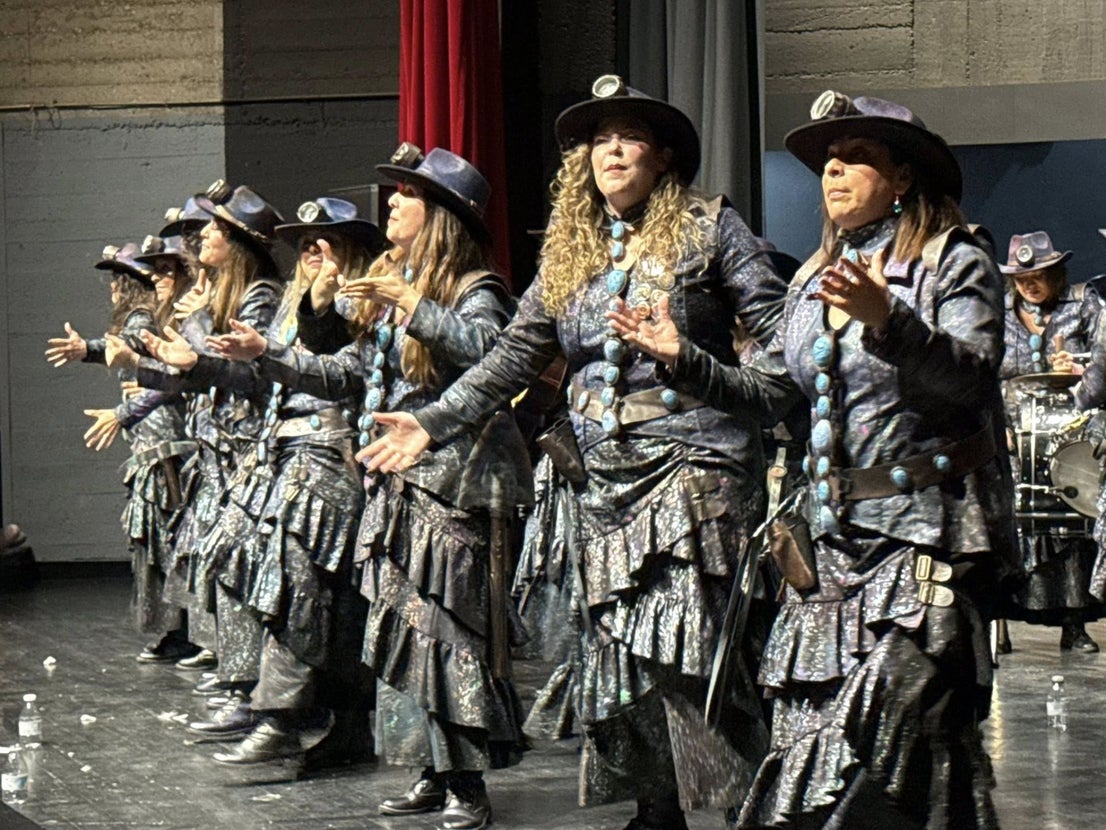 El Certamen de Murgas del Carnaval 2026 llena de ingenio la Casa de la Cultura