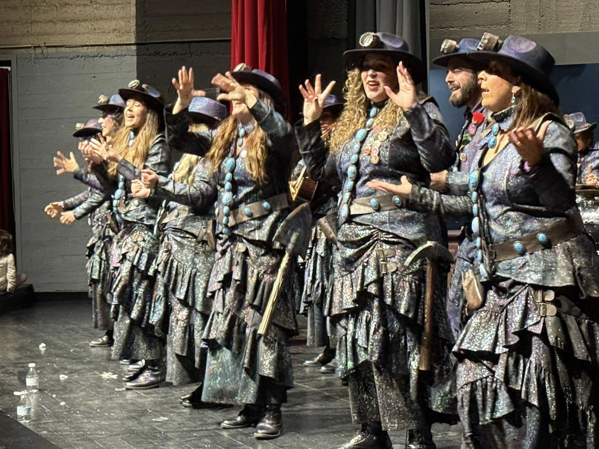 El Certamen de Murgas del Carnaval 2026 llena de ingenio la Casa de la Cultura