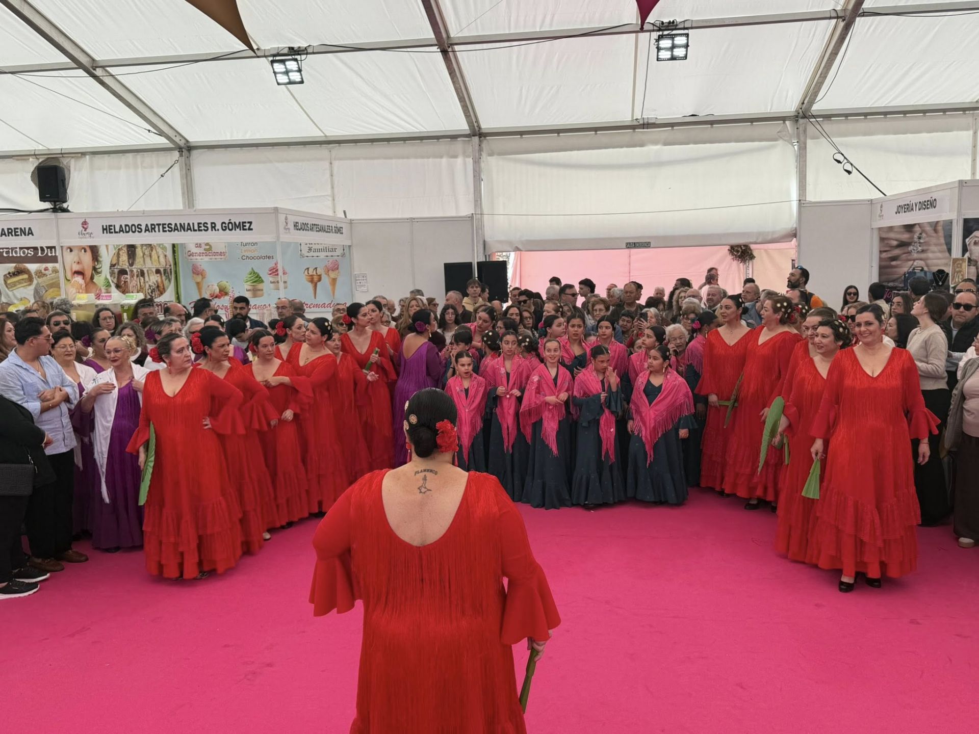 La actuación de 'Olivenza es Flamenca' cerró el programa cultural de la Feria