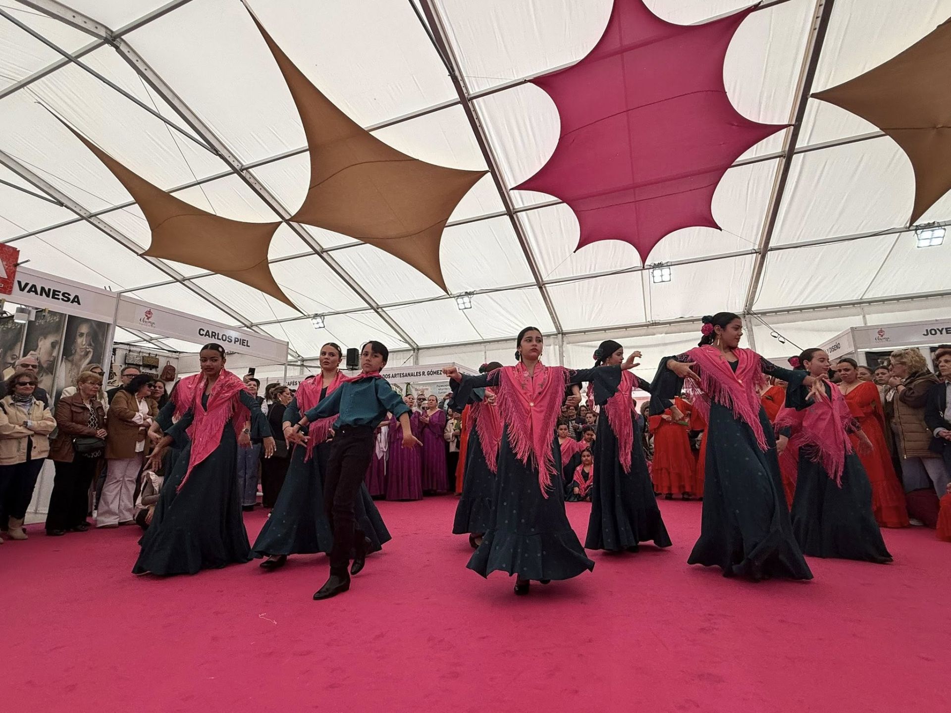 La actuación de 'Olivenza es Flamenca' cerró el programa cultural de la Feria