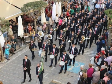 La Real Archicofradía de Nuestro Señor de los Pasos entrega su mención especial a La Filarmónica