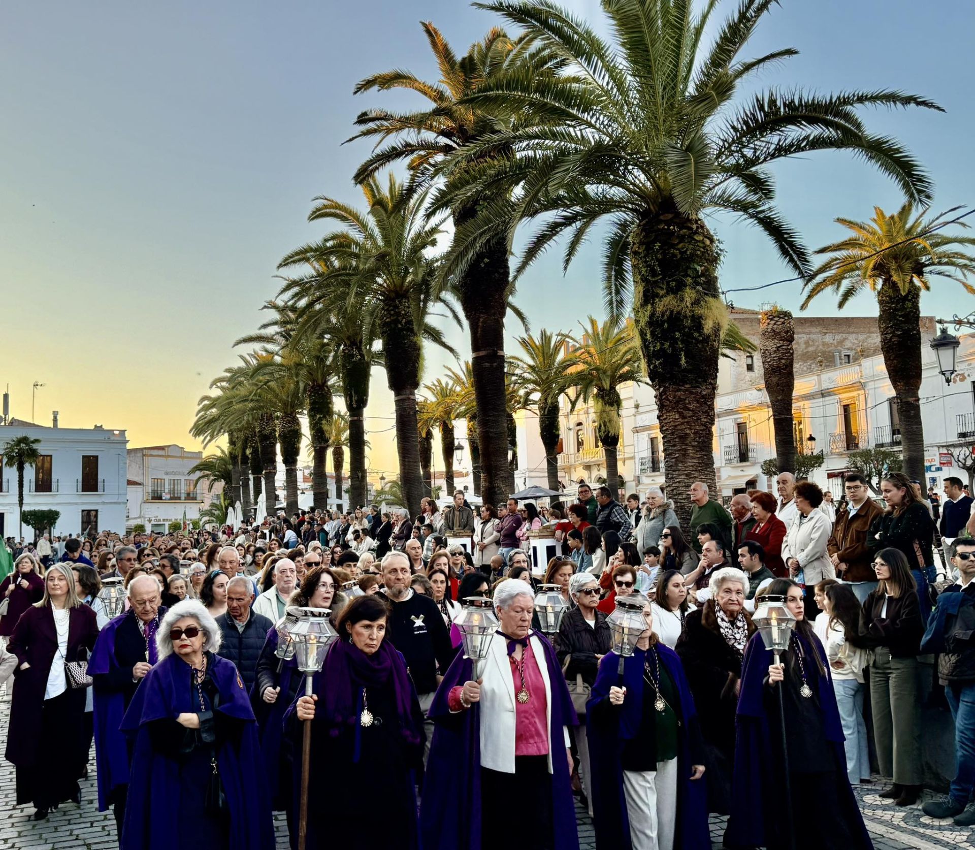 Patrimonio, tradición y fervor se aúnan en la procesión del Señor de los Pasos