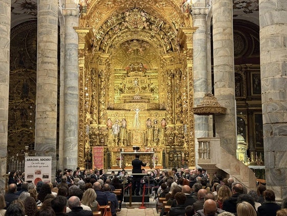La Filarmónica homenajea a todos sus componentes en el concierto aniversario