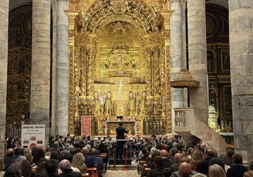 La Filarmónica homenajea a todos sus componentes en el concierto aniversario