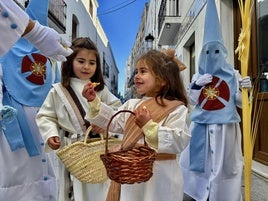 Los niños volvieron a ser los protagonistas en la procesión de La Burriquita