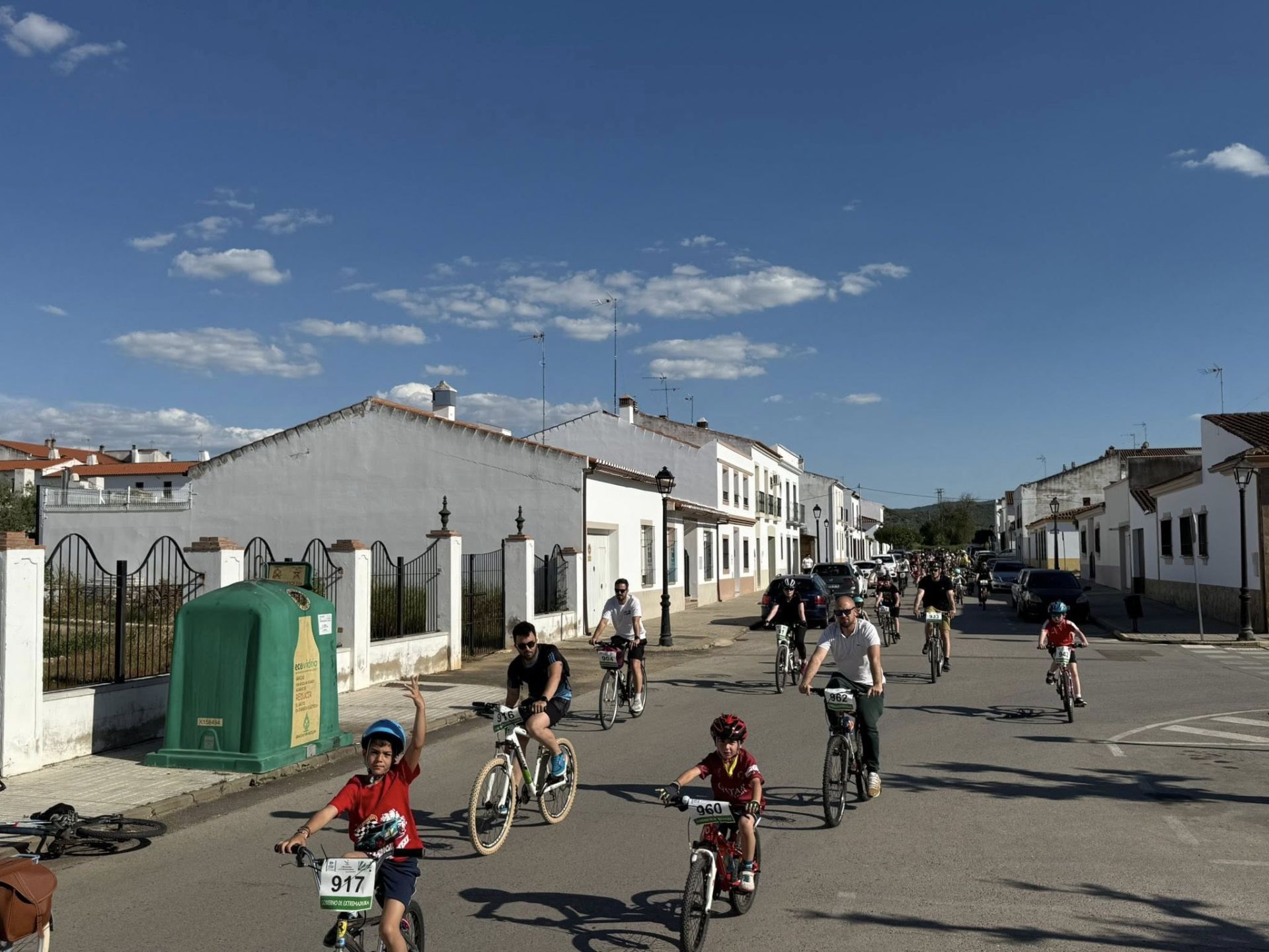Olivenza se vuelca con el deporte y la convivencia en una jornada participativa en sus calles