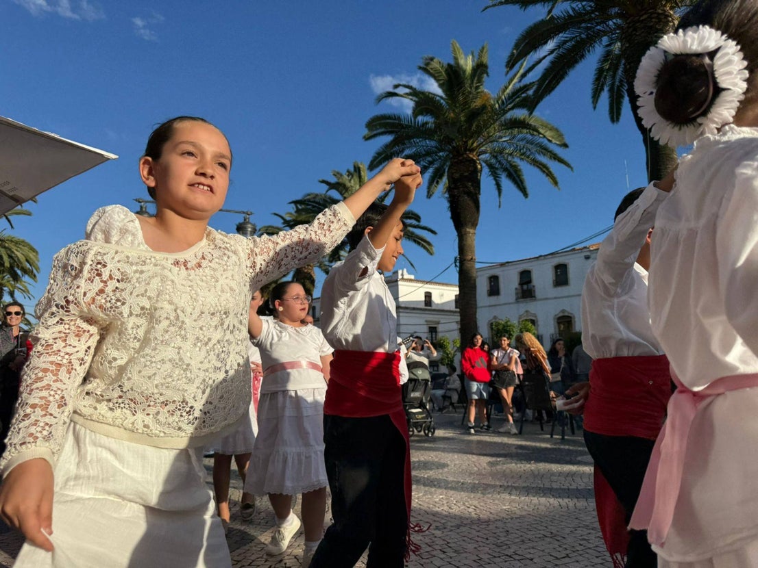 Los Chaparritos vuelven a dar vida a la tradición oliventina de 'La Maya'