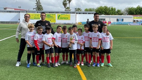 La Federación Extremeña de Fútbol entregó los trofeos de la temporada a tres equipos de la GMD