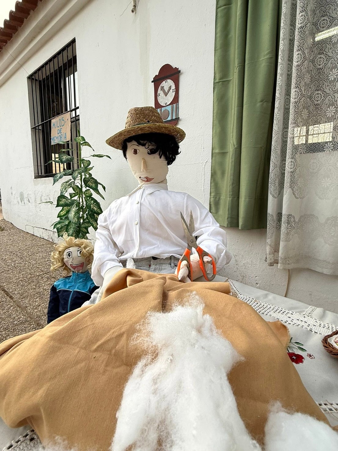 La Asociación de Mujeres 'Las Raparigas' gana el concurso de Muñecas de San Juan
