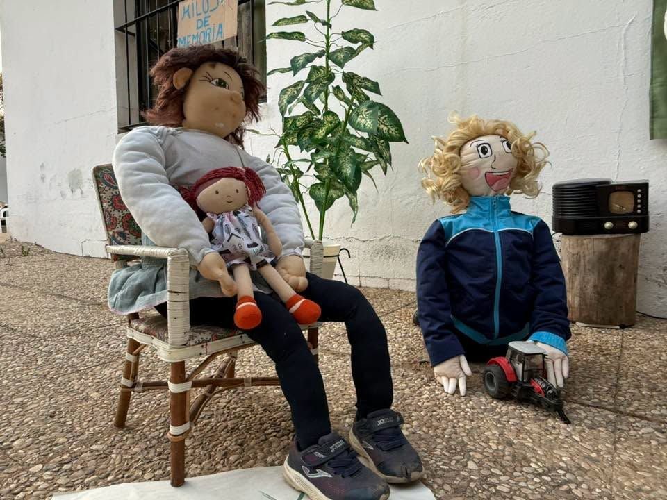 La Asociación de Mujeres 'Las Raparigas' gana el concurso de Muñecas de San Juan