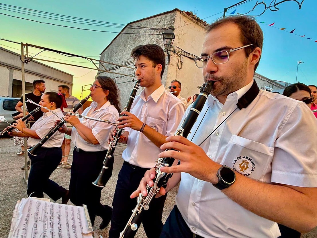 San Benito de la Contienda honra a su patrón con la tradicional procesión en el corazón de sus fiestas