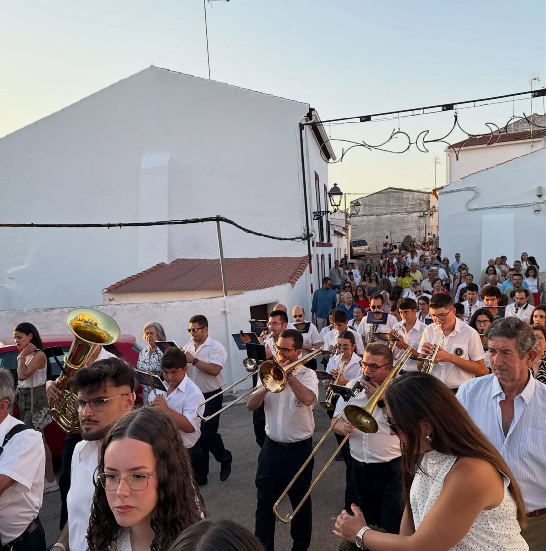 San Benito de la Contienda honra a su patrón con la tradicional procesión en el corazón de sus fiestas