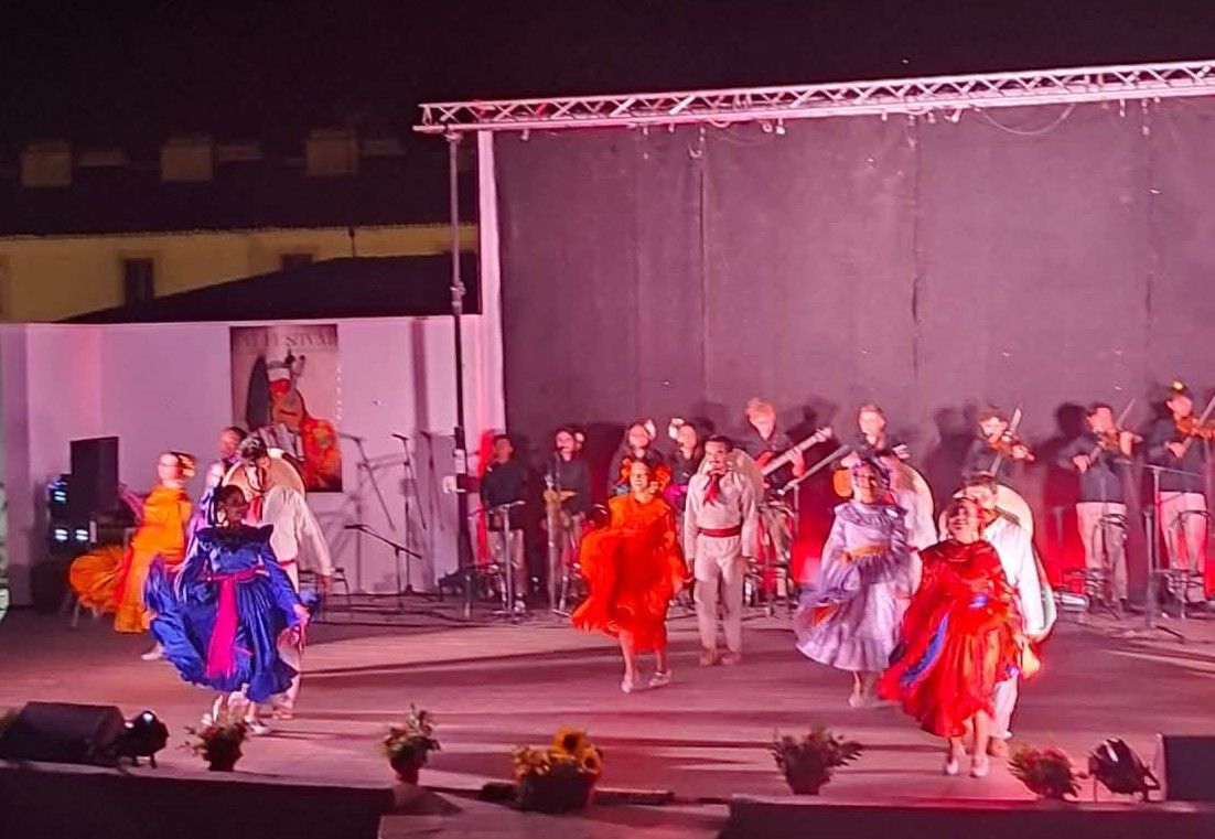 El folclore extremeño y mexicano se dieron cita en el XVII Festival Choni Ramallo