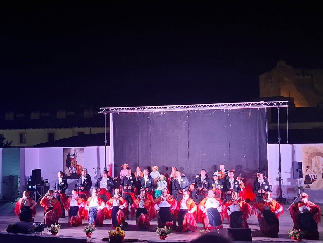 El folclore extremeño y mexicano se dieron cita en el XVII Festival Choni Ramallo