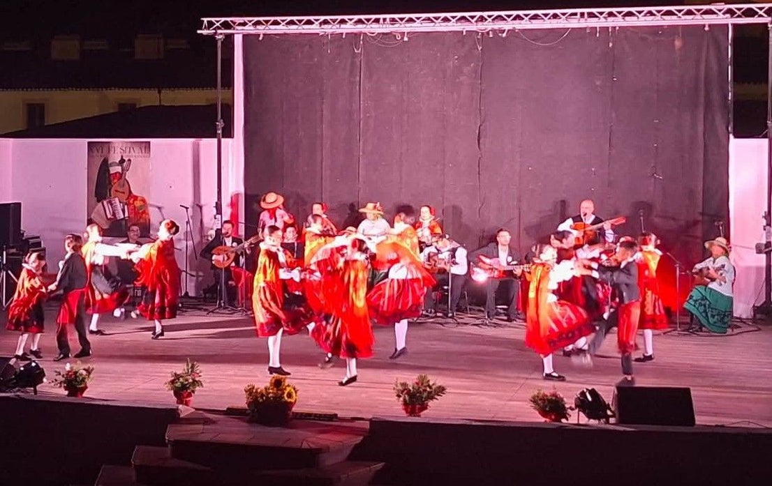 El folclore extremeño y mexicano se dieron cita en el XVII Festival Choni Ramallo