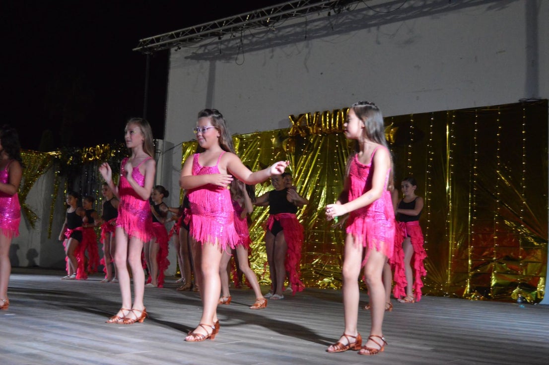 El XVIII Festival de Bailes Alson concentra más de cien bailarines de todas las edades