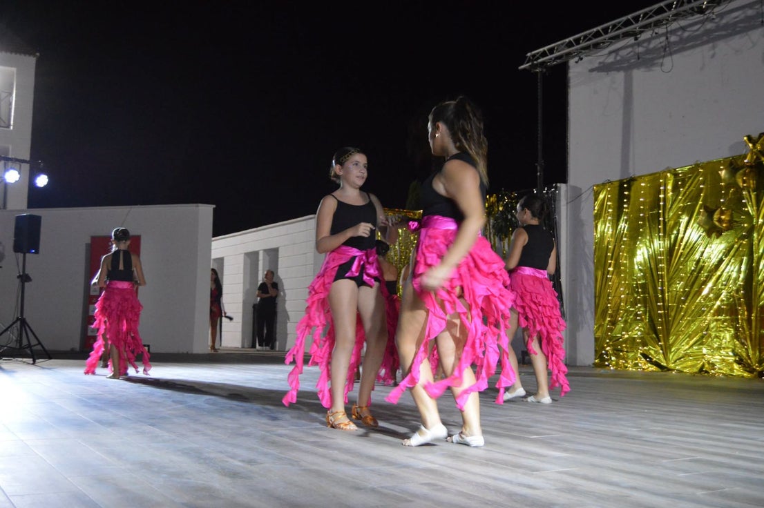 El XVIII Festival de Bailes Alson concentra más de cien bailarines de todas las edades