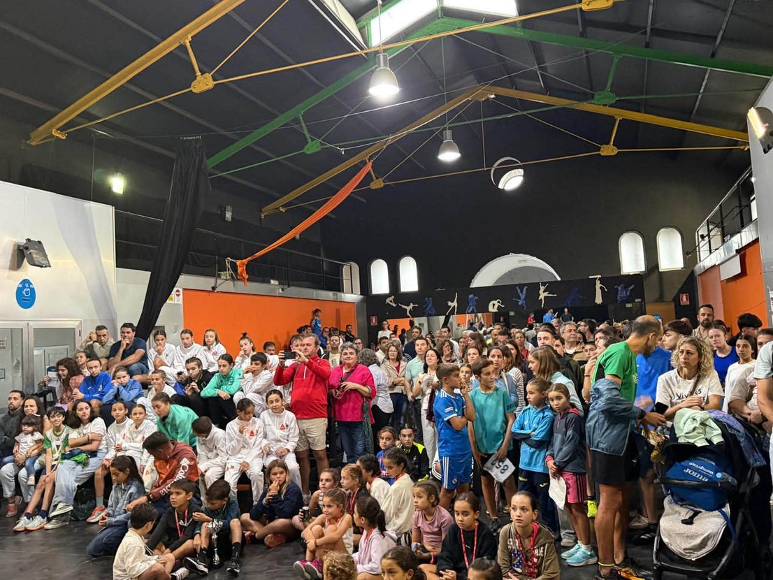 Más de 200 deportistas en la V Carrera Popular a pesar de la lluvia