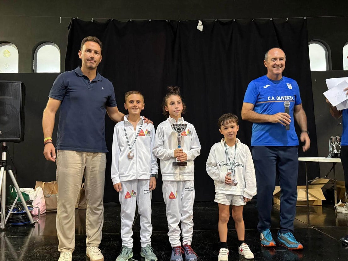 Más de 200 deportistas en la V Carrera Popular a pesar de la lluvia
