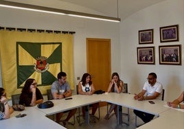La nueva Comisión de Festejos de San Benito se reúne con el Ayuntamiento de Olivenza