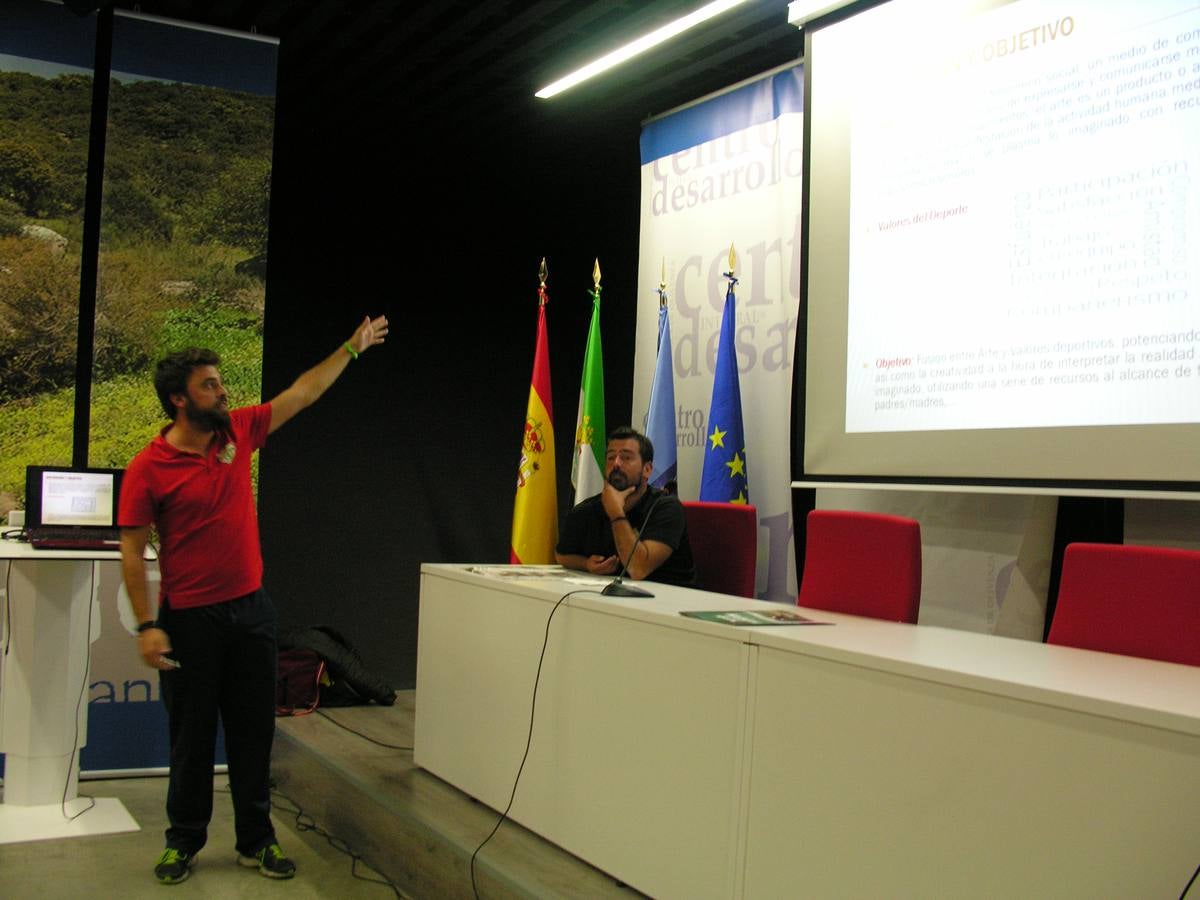 El II Torneo Solidario A Vila E.D. recaudará juguetes para la campaña iniciada por AMIO