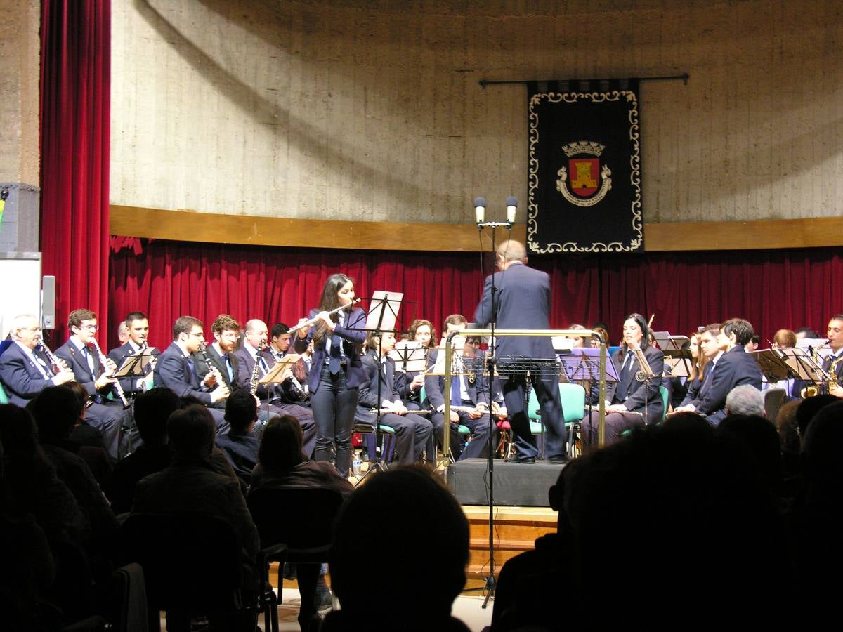 Bienvenidas y reconocimientos en el concierto de Santa Cecilia