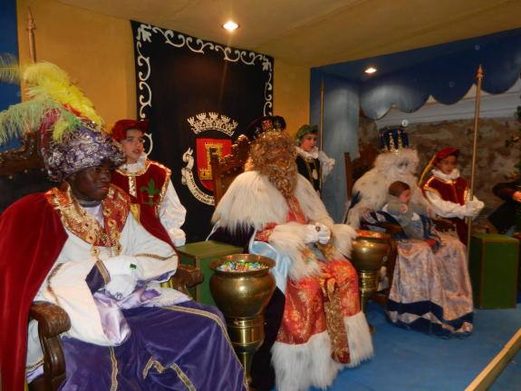 Melchor, Gaspar y Baltasar en una visita anterior a la localidad. 