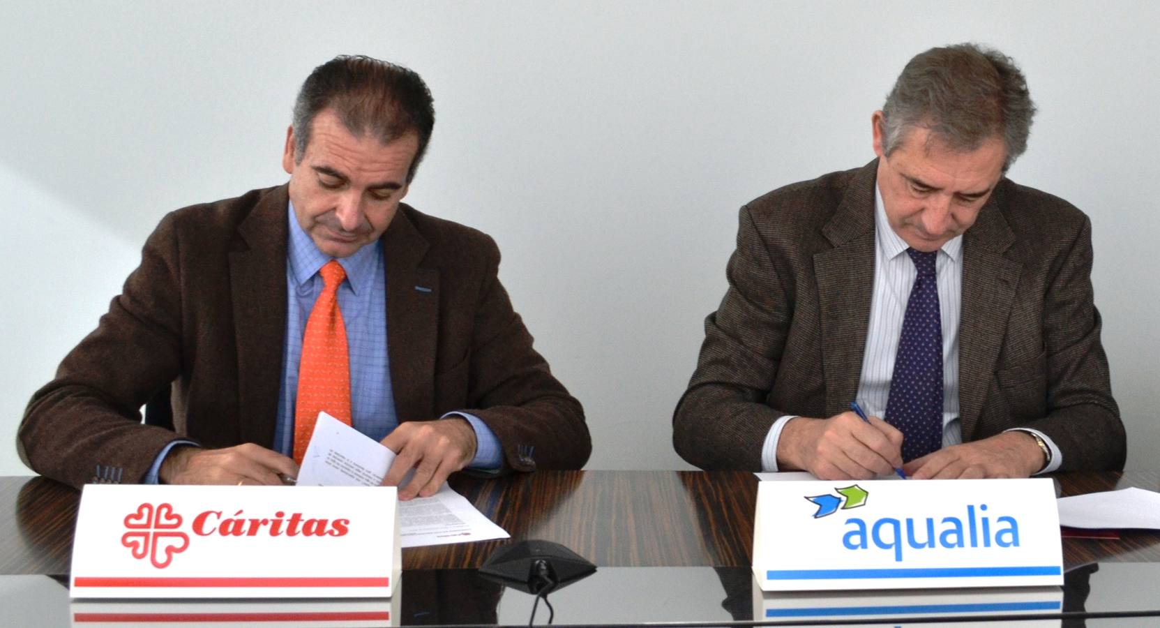 Aqualia estudiará los problemas de pago de personas en situación de exclusión