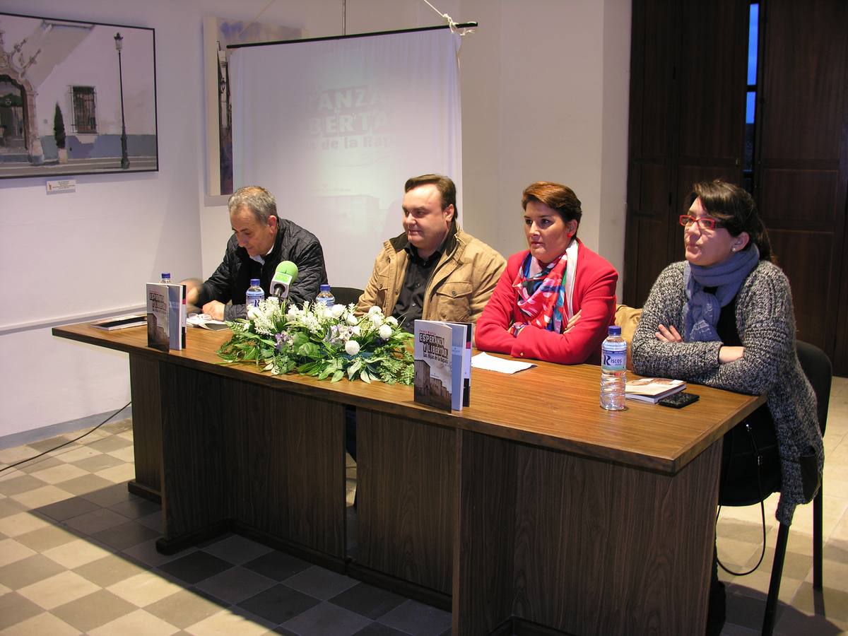 De izquierda a derecha, Miguel A. Vallecillo, Fermín Mayorga, Elisa Barrientos y Toni Gutiérrez. 