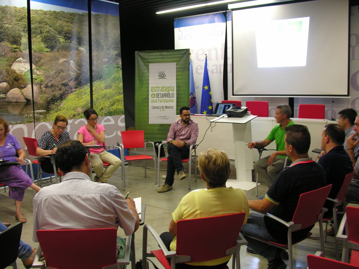 Inicio del grupo de trabajo 'Industria y Servicios'. 
