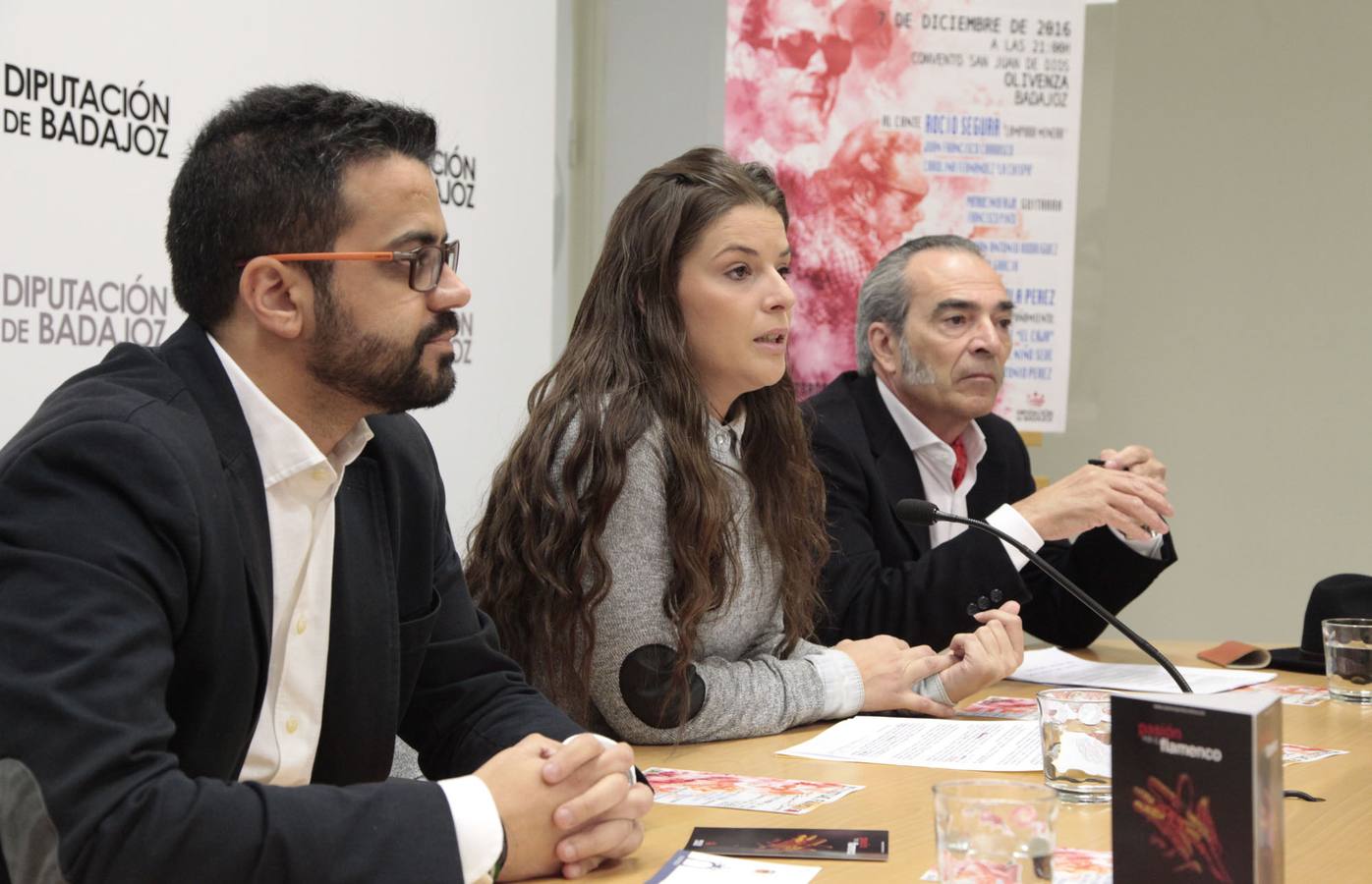 Por la izquierda, González, Núñez y Orrego durante la presentación. 