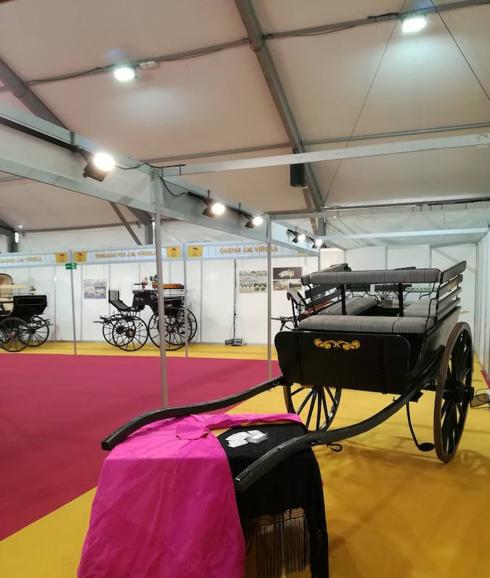 Una de las carrozas antiguas expuestas en la XXVII Feria del Toro de Olivenza. 