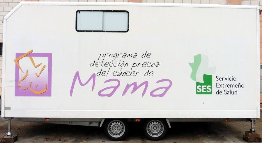Unidad móvil del programa de detección precoz del cáncer de mama del Servicio Extremeño de Salud. 
