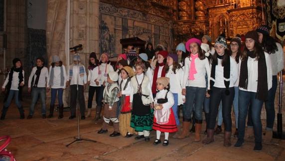 Grupo infantil cantando villancicos en una edición anterior. 