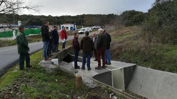 El secretario general visitó las obras acometidas en las infraestructuras de riego. 