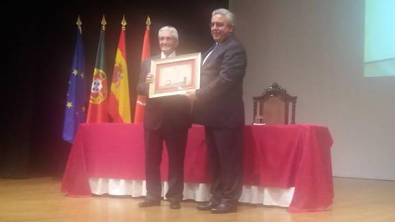 Ramón Rocha Maqueda recibe la Medalla de Oro de la Ciudad de Elvas