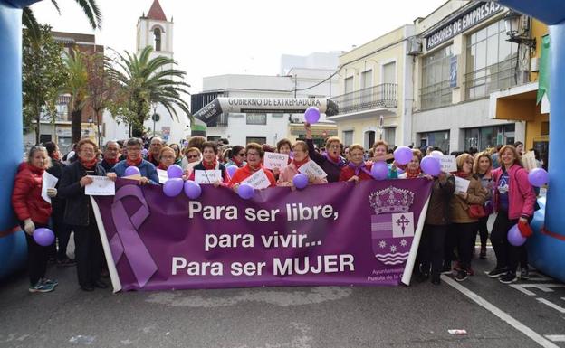 Cabezera de la Concentración en Plaza de España de Puebla de la Calzada
