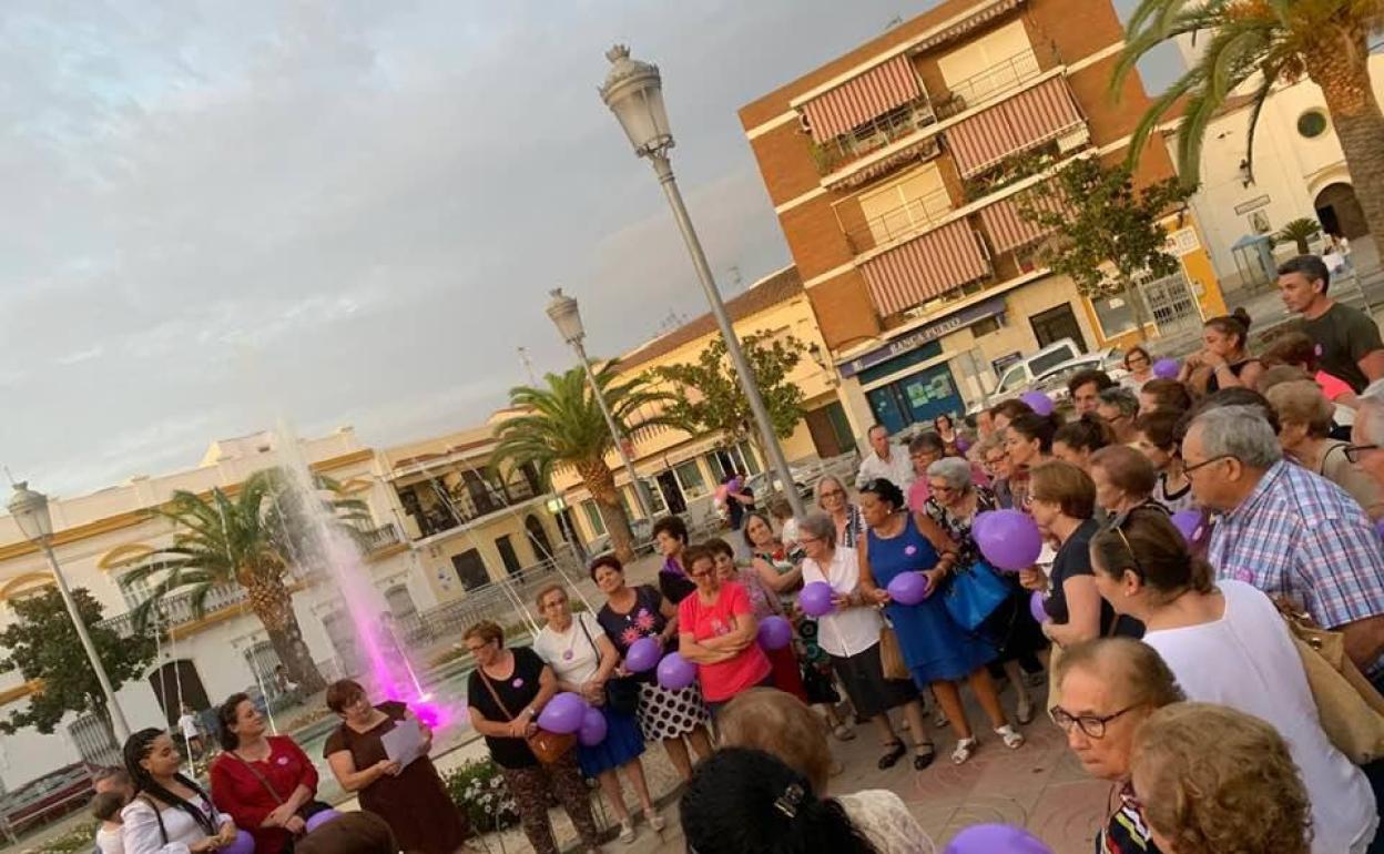 Concentración en la Plaza de España de Puebla de la Calzada